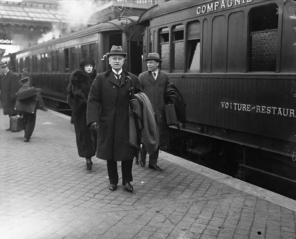 Delegates leave for the Inter - Allied conference in Paris - Lord