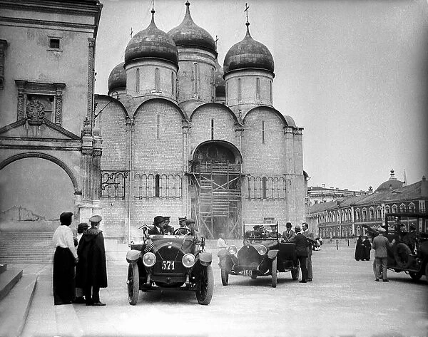 A US delegation to Russia leaves the Kremlin in Moscow, 1917