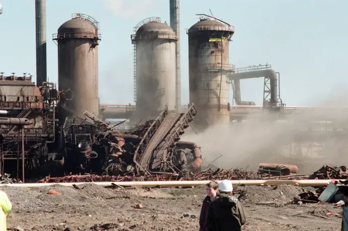 Framed Print : Demolition of Cleveland Iron No 4 blast furnace at BSC Cleveland Works. 10th April 1994 Framed Print : Demolition of Cleveland Iron No 4 blast furnace at BSC Cleveland Works. 10th April 1994