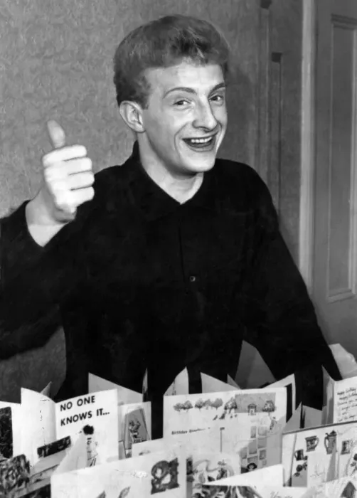 Framed Print : Denis Law gives the thumbs up as he celebrates his 21st birthday