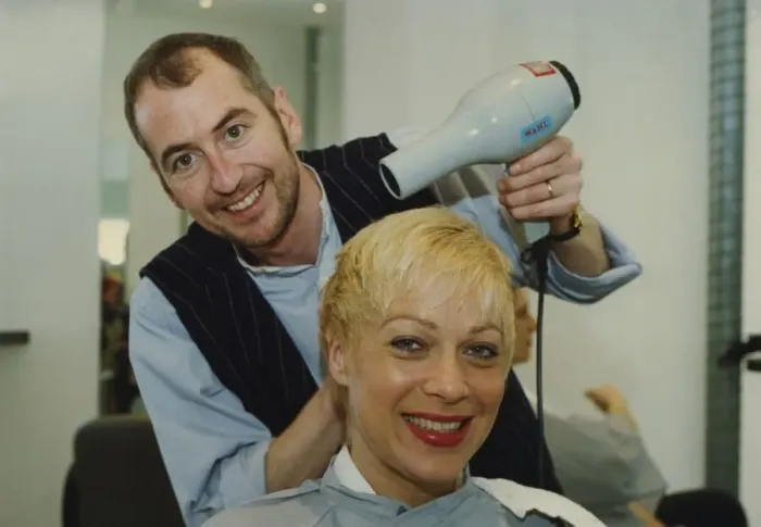 Framed Print : Denise Welch relaxes with a trip to the hairdressers, pictured with stylist Peter Framed Print : Denise Welch relaxes with a trip to the hairdressers, pictured with stylist Peter
