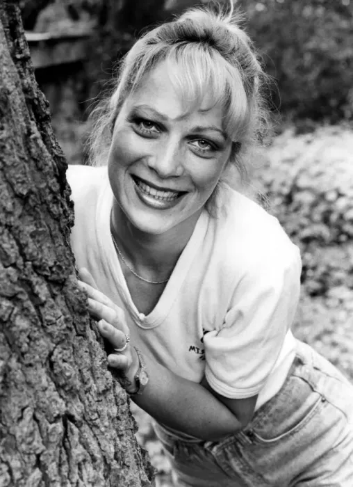 Framed Print : Denise Welch who is appearing at the Newcastle Theatre Royal in Framed Print : Denise Welch who is appearing at the Newcastle Theatre Royal in