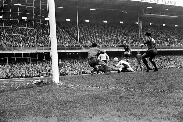 Derby v. Liverpool. November 1969 Z10619-019