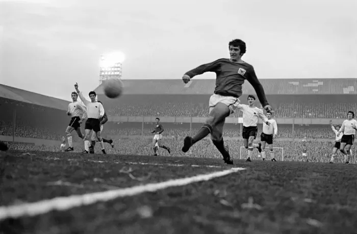 Framed Print : Derby v. Nottingham Forest. Action from the match. December 1969 Z11534-031 Framed Print : Derby v. Nottingham Forest. Action from the match. December 1969 Z11534-031