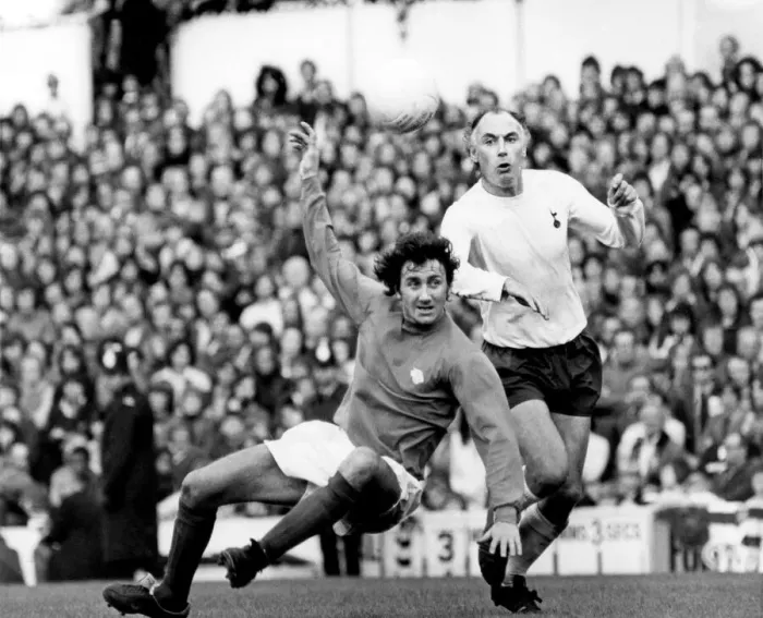 Framed Print : Derbys Roy McFarland (left) tussels with Alan Gilzean of Tottenham Hotspur during Framed Print : Derbys Roy McFarland (left) tussels with Alan Gilzean of Tottenham Hotspur during