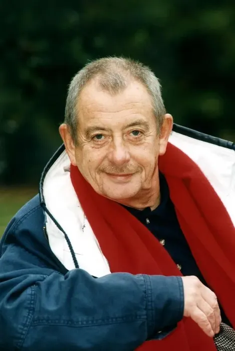 Framed Print : Derek Fowlds Actor who was in Yes Minister and Yes Prime Minister Framed Print : Derek Fowlds Actor who was in Yes Minister and Yes Prime Minister