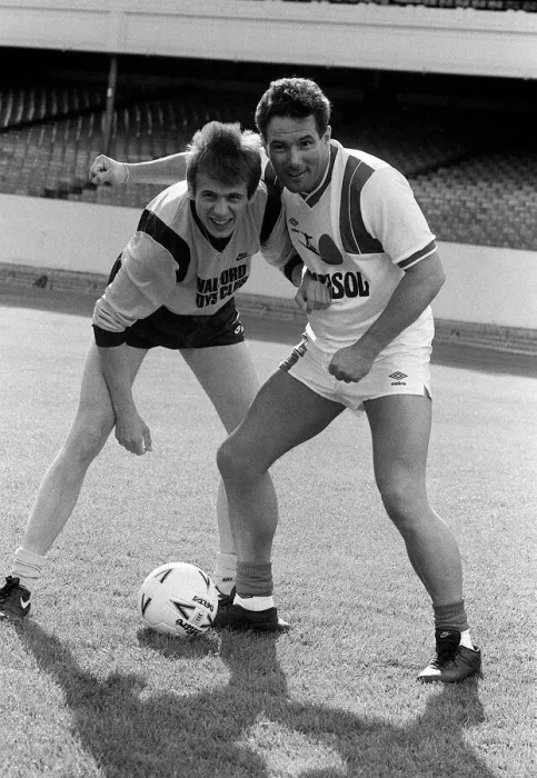 Framed Print : Derek Hatton MP with actor Tom Watts practice for 1987 charity football match