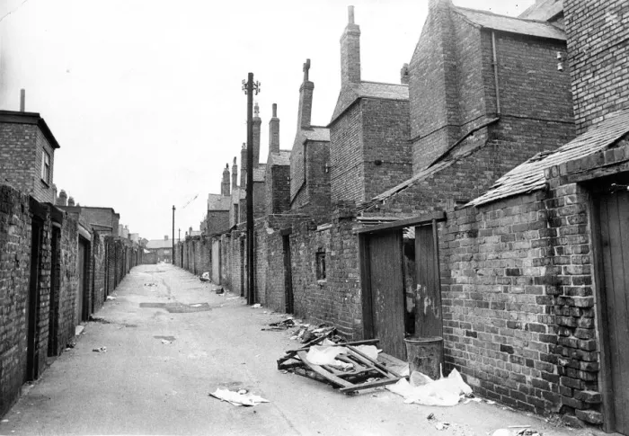 Framed Print : Derelict housing in an area of Avenue Road, Shipcote, Gateshead Framed Print : Derelict housing in an area of Avenue Road, Shipcote, Gateshead