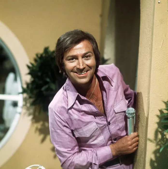 Framed Print : Des O Connor singer comedian A©mirrorpix