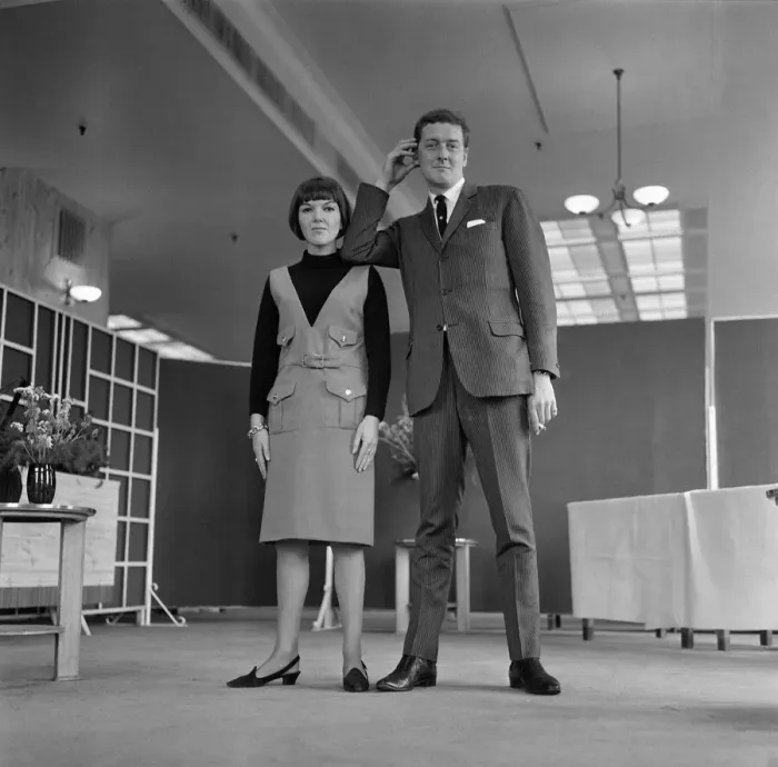 Framed Print : Designer Mary Quant with her husband Mr Alexander Plunket Greene. 29th August 1963 Framed Print : Designer Mary Quant with her husband Mr Alexander Plunket Greene. 29th August 1963