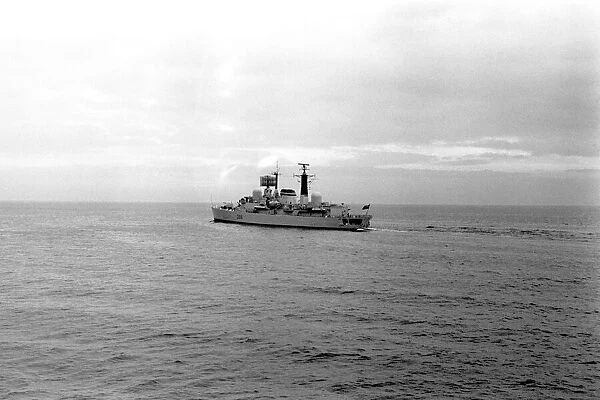 The destroyer HMS Glasgow puts to sea from the River Tyne on her way to Portsmouth to be