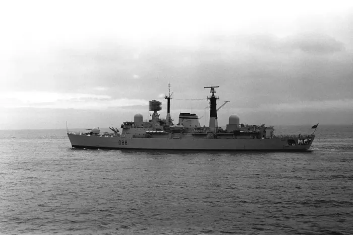 Framed Print : The destroyer HMS Glasgow puts to sea from the River Tyne on her way to Portsmouth to be Framed Print : The destroyer HMS Glasgow puts to sea from the River Tyne on her way to Portsmouth to be