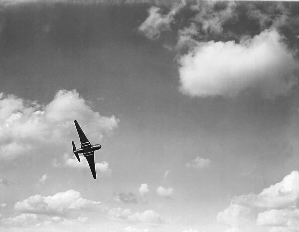 DH. Comet 1 put through its paces at the Farnborough air-show. 6th September 1949