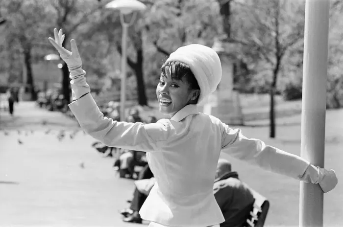 Framed Print : Diahann Carroll, American Singer and Actress, photo-call at Victoria Embankment Gardens Framed Print : Diahann Carroll, American Singer and Actress, photo-call at Victoria Embankment Gardens
