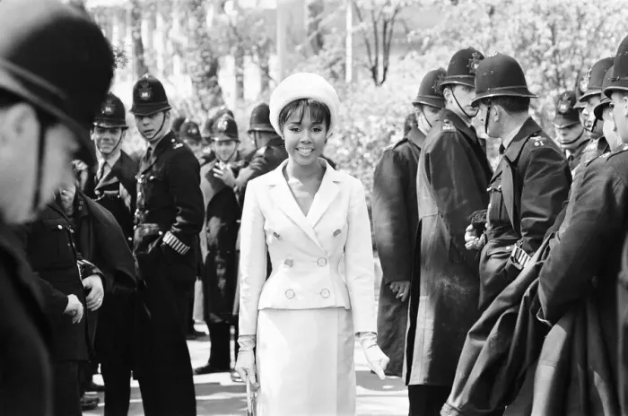 Framed Print : Diahann Carroll, American Singer and Actress, photo-call at Victoria Embankment Gardens Framed Print : Diahann Carroll, American Singer and Actress, photo-call at Victoria Embankment Gardens