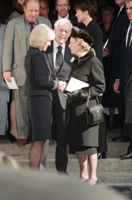 Framed Print : Diana Donovan the widow of photographer Terence Donovan talking to Margaret Thatcher Framed Print : Diana Donovan the widow of photographer Terence Donovan talking to Margaret Thatcher