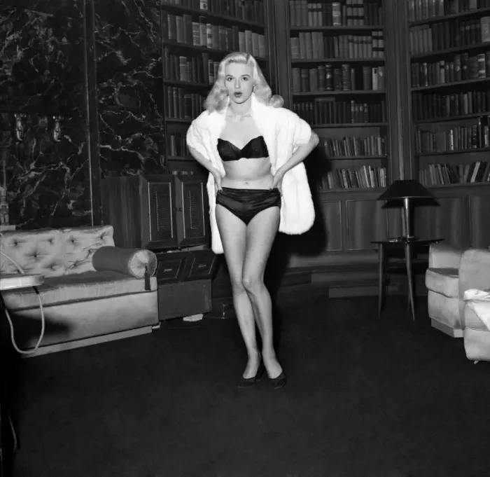 Framed Print : Diana Dors as she appears in one scene in her new play - Remains to be seen Framed Print : Diana Dors as she appears in one scene in her new play - Remains to be seen