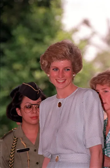 Framed Print : DIANA, THE PRINCESS OF WALES - 1989 Framed Print : DIANA, THE PRINCESS OF WALES - 1989