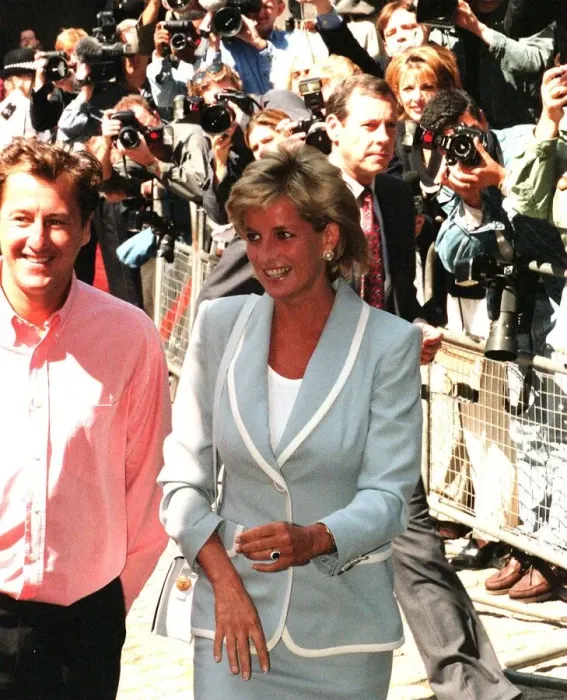 Framed Print : Diana, Princess of Wales, arrives at the English National Ballet in South Kensington for