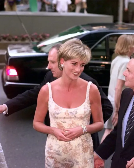 Framed Print : Diana, Princess of Wales, arrives for a gala reception and preview at Christies auction Framed Print : Diana, Princess of Wales, arrives for a gala reception and preview at Christies auction
