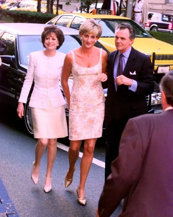 Framed Print : Diana, Princess of Wales, arrives for a gala reception and preview at Christies auction Framed Print : Diana, Princess of Wales, arrives for a gala reception and preview at Christies auction
