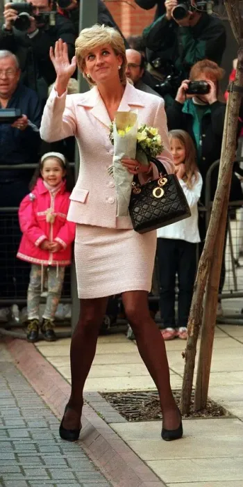 Framed Print : Diana, Princess of Wales, arrives at the National Hospital for Neurology Framed Print : Diana, Princess of Wales, arrives at the National Hospital for Neurology