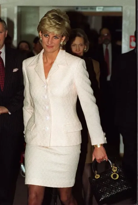Framed Print : Diana, Princess of Wales, arrives at the National Hospital for Neurology
