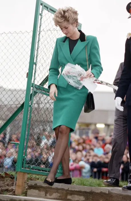 Framed Print : Diana, Princess of Wales arrives to officially open the Scottish factory of the clothing Framed Print : Diana, Princess of Wales arrives to officially open the Scottish factory of the clothing