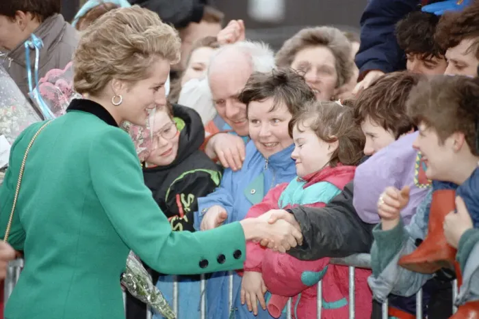 Framed Print : Diana, Princess of Wales arrives to officially open the Scottish factory of the clothing