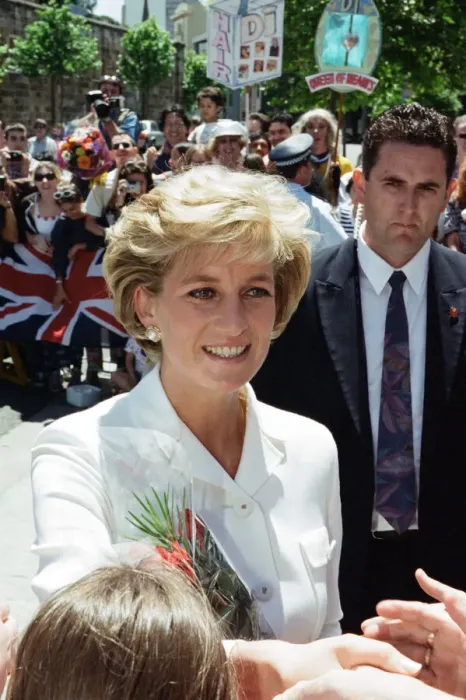 Framed Print : Diana, Princess of Wales arrives at the The Sacred Heart Hospice in Sydney, Australia