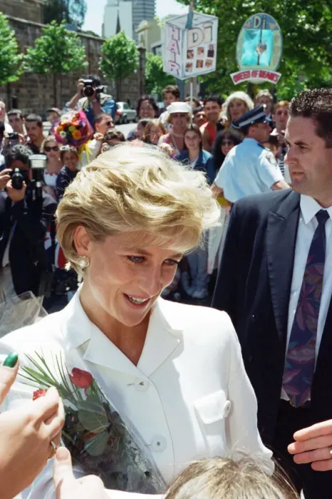 Framed Print : Diana, Princess of Wales arrives at the The Sacred Heart Hospice in Sydney, Australia Framed Print : Diana, Princess of Wales arrives at the The Sacred Heart Hospice in Sydney, Australia