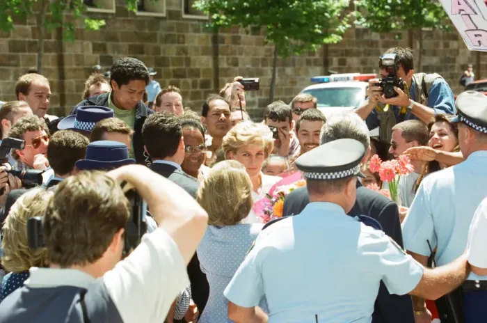 Framed Print : Diana, Princess of Wales arrives at the The Sacred Heart Hospice in Sydney, Australia