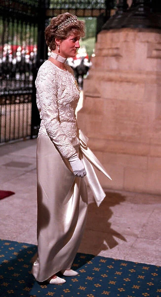 DIANA, THE PRINCESS OF WALES ARRIVING AT THE STATE OPENING OF PARLIAMENT -1991