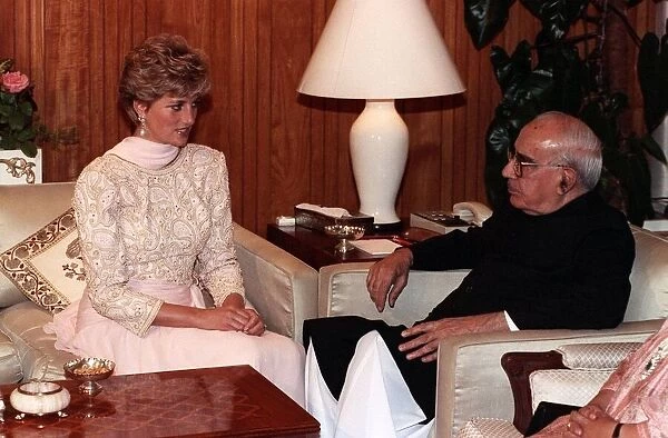 Diana, Princess of Wales attends a dinner held by President Ghulam Ishaq Khan in
