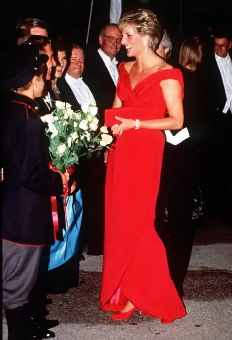 Framed Print : Diana, Princess of Wales attends the Premiere of Just Like a Woman Framed Print : Diana, Princess of Wales attends the Premiere of Just Like a Woman