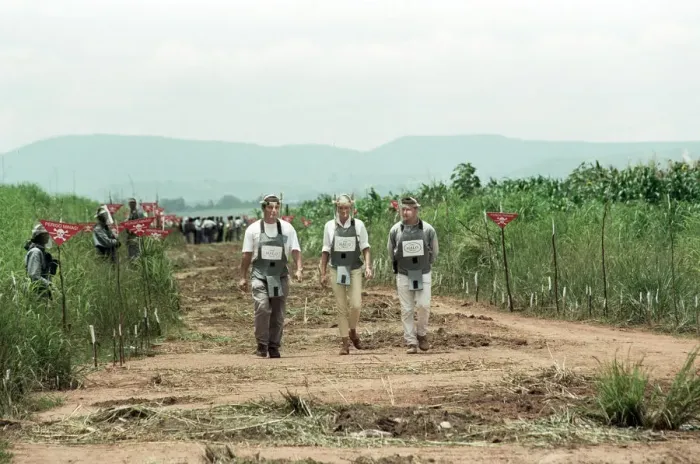 Framed Print : Diana, Princess of Wales during her four day British Red Cross mission to highlight Framed Print : Diana, Princess of Wales during her four day British Red Cross mission to highlight