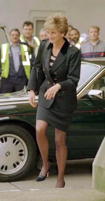 Framed Print : Diana, Princess of Wales at Heathrow airport for her flight to New York Framed Print : Diana, Princess of Wales at Heathrow airport for her flight to New York
