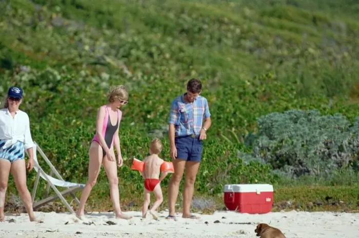 Framed Print : Diana, Princess of Wales on holiday on the British Virgin Islands. 9th January 1989