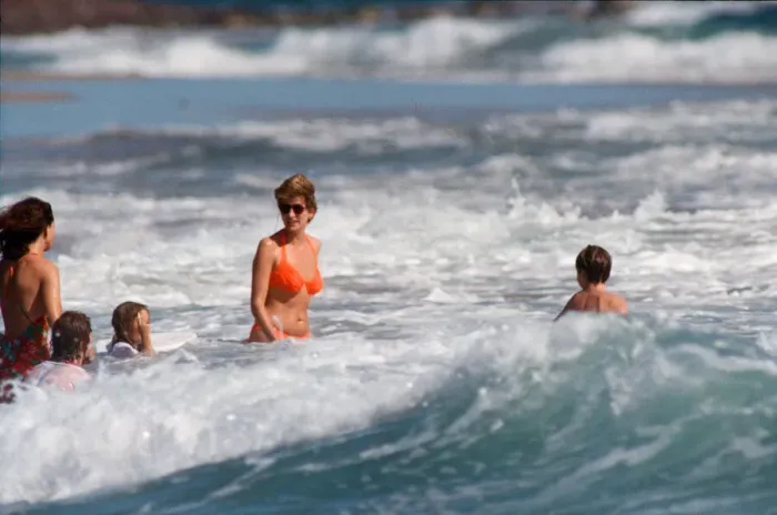 Framed Print : Diana, Princess of Wales on holiday in Nevis with her sons. January 1993