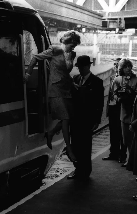 Framed Print : Diana, Princess of Wales jumps off a train at Paddington Station, London Framed Print : Diana, Princess of Wales jumps off a train at Paddington Station, London