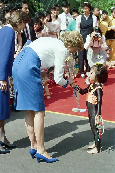 Diana, Princess of Wales during her official visit to Hong Kong. 9th November 1989
