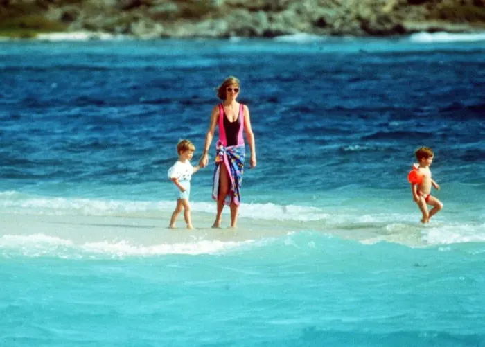 Framed Print : Diana, Princess of Wales with her son Prince Harry on holiday on Necker Island