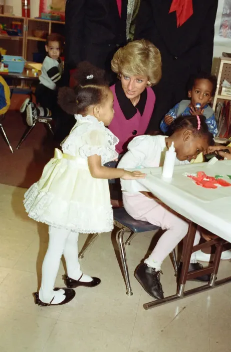 Framed Print : Diana, Princess of Wales visits a day nursery, New York City. February 1989 Framed Print : Diana, Princess of Wales visits a day nursery, New York City. February 1989