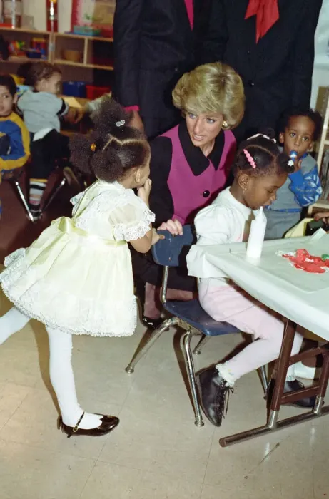 Framed Print : Diana, Princess of Wales visits a day nursery, New York City. February 1989 Framed Print : Diana, Princess of Wales visits a day nursery, New York City. February 1989