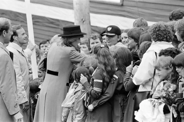 Framed Print : Diana, Princess of Wales visits Prince Edward Island, Canada. June 1983 Framed Print : Diana, Princess of Wales visits Prince Edward Island, Canada. June 1983