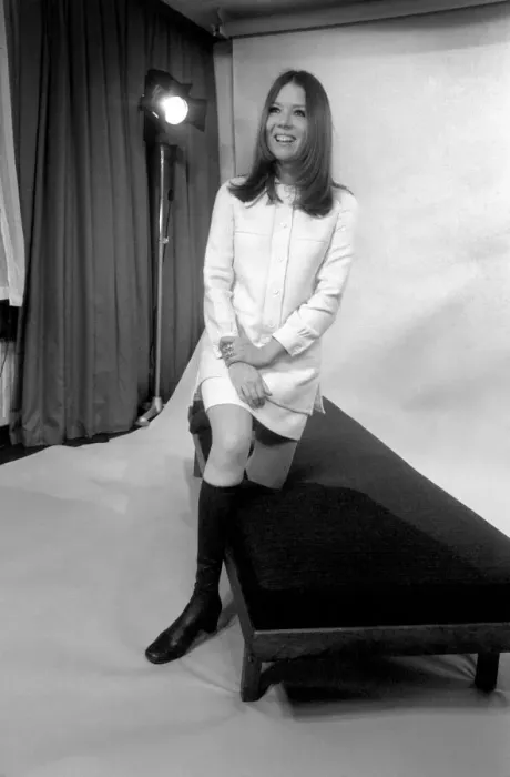 Framed Print : Diana Rigg who is to star in the television drama Married Alive written by John Mortimer Framed Print : Diana Rigg who is to star in the television drama Married Alive written by John Mortimer