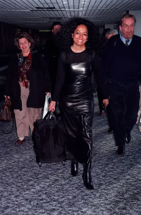 Framed Print : Diana Ross Singer / Actress April 98 Arriving at Heathrow from New York Framed Print : Diana Ross Singer / Actress April 98 Arriving at Heathrow from New York