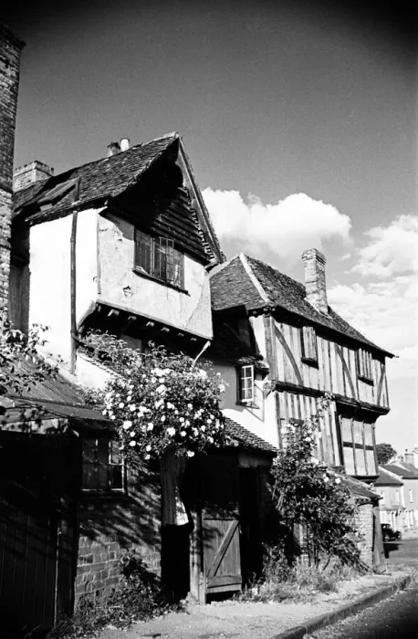 Framed Print : Dick Turpins cottage, back view. Thaxted, Essex. 14th July 1946 Framed Print : Dick Turpins cottage, back view. Thaxted, Essex. 14th July 1946