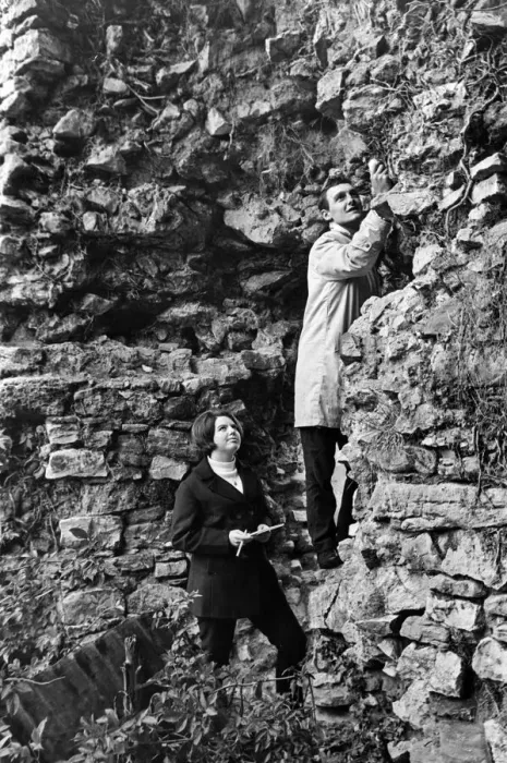 Framed Print : Dinas Powis Castle, Vale of Glamorgan, south Wales, 23rd April 1967