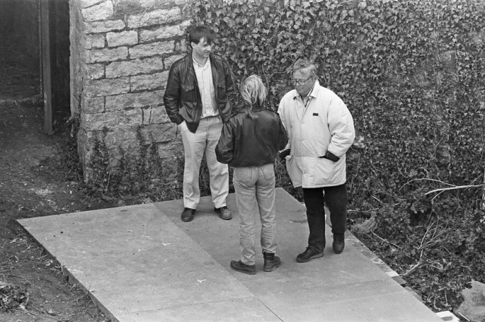 Framed Print : Director Franco Zeffirelli during a break in filming Hamlet at Dover Castle chats with Framed Print : Director Franco Zeffirelli during a break in filming Hamlet at Dover Castle chats with